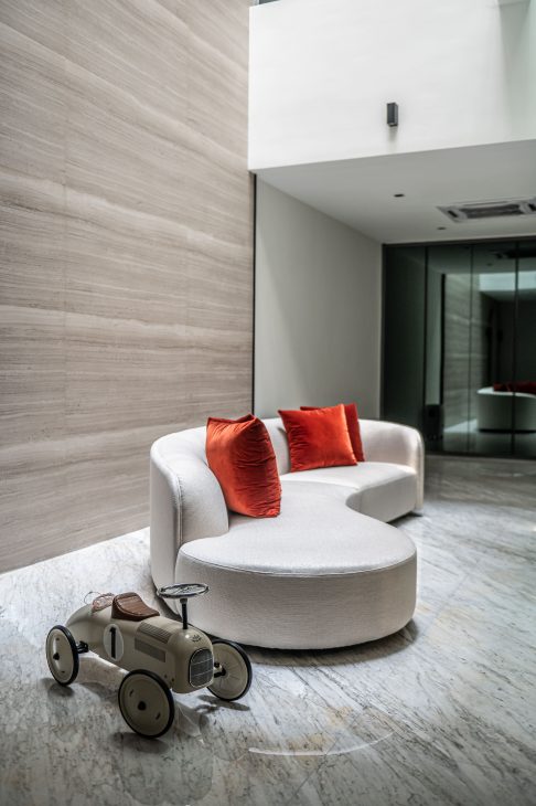 Foyer Luxury style White sofa Red pillows Interior design