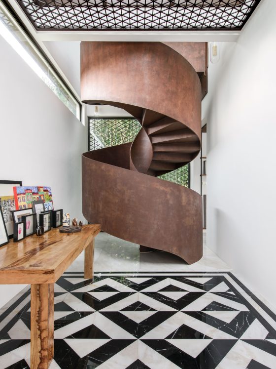 Ledang Heights S/LAB 10 interior designer architecture interior design luxury home luxury house modern luxury pool house tropical pool house swimming pool open courtyard open house courtyard pool courtyard design seed Alex Lee stairs staircase sculpture