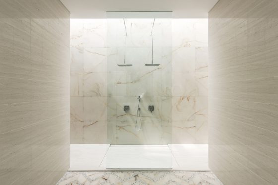 Ledang Heights S/LAB 10 interior designer architecture interior design luxury home luxury house modern luxury pool house tropical pool house swimming pool open courtyard open house courtyard pool courtyard design seed Alex Lee bathroom shower luxury marble