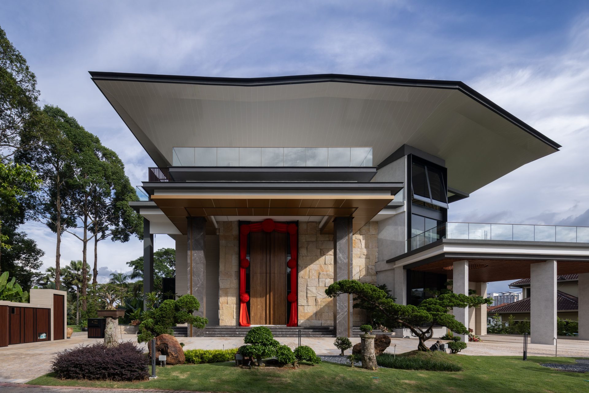 Photo inspiration: Visual Reference: 20 000 Sq Ft House Tropical Paradise