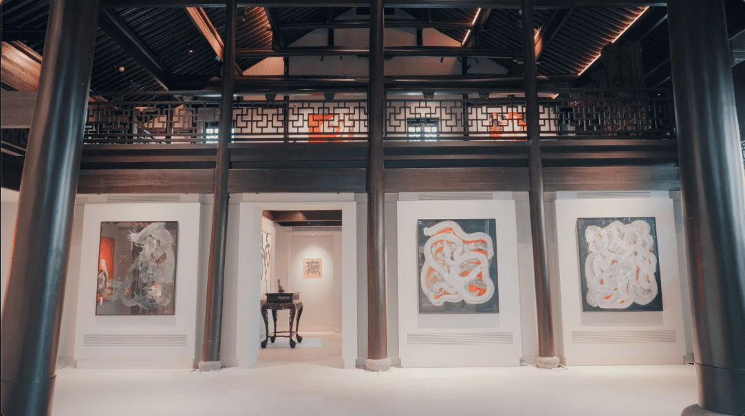 hotel villa lakeside lakeview holiday vacation qiu shui qiu shui villa design seed Alex Lee interior design architecture UNESCO world heritage site Jiangnan style courtyard Buddhist architecture small luxury hotels luxury hotels heritage century 100-year-old relic restoration West Lake Hangzhou Eastern-style courtyard room design hotel rooms zhang ai ling wan qing shi mei gui qing minimalist character infinity pool modern design western restaurant courtyard landscape garden landscape ideas landscaping