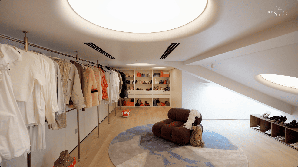 healing spaces homes house harmony design spilt contrasting different modern luxury interior design design seed Alex Lee China china design eastern style unique homes couple family homes entrance hallway piano area art art gallery open living area healthy homes natural organic soft curves rich colours warmth sculptural reception family music area photographic furniture skylights bright house artistic alfresco dining space dining area kitchen staircase home theater garden landscaping recessed lighting minimal cabinetry daylight light airy glass panels crystal column artwork public area Italian artist space hall living hall deep red timber flooring indoor trees bold playful chair neutral palette nook bedroom master bedroom reading corner study desk personal space forest green spiral staircase walk-in wardrobe master bedroom slanted ceiling combination merging styles architecture home tours house tours architect design house ideas inspo inspiration home tour renovation ideas elegant homes ideas stunning houses beautiful house design carenessland CDA China Design awards