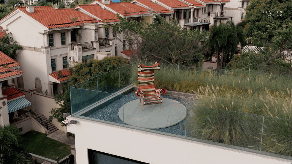 healing spaces homes house harmony design spilt contrasting different modern luxury interior design design seed Alex Lee China china design eastern style unique homes couple family homes entrance hallway piano area art art gallery open living area healthy homes natural organic soft curves rich colours warmth sculptural reception family music area photographic furniture skylights bright house artistic alfresco dining space dining area kitchen staircase home theater garden landscaping recessed lighting minimal cabinetry daylight light airy glass panels crystal column artwork public area Italian artist space hall living hall deep red timber flooring indoor trees bold playful chair neutral palette nook bedroom master bedroom reading corner study desk personal space forest green spiral staircase walk-in wardrobe master bedroom slanted ceiling combination merging styles architecture home tours house tours architect design house ideas inspo inspiration home tour renovation ideas elegant homes ideas stunning houses beautiful house design carenessland CDA China Design awards