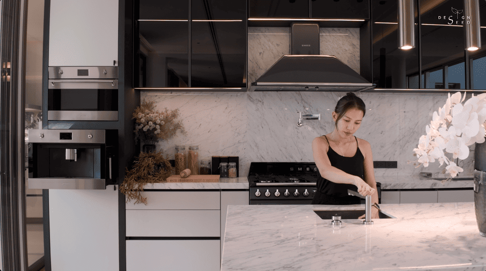 interior design house home chiang mai thailand aurum development holiday villa wellness relax calm serene peace bungalow family vacation view beautiful bedroom kitchen pool swimming tea room japanese courtyard sauna steam room dining cross ventilation design seed alex lee