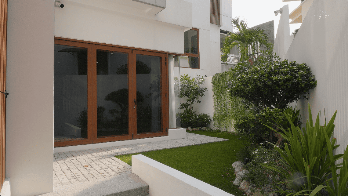jiran house rumah malaysia design seed architecture paperspace winston alex lee design seed tropical family split level challenges inspiration home renovation house tour luxury modern pool hobby room bedroom landscape garden green nature landscape stairs pond floating living room wood modern design bungalow